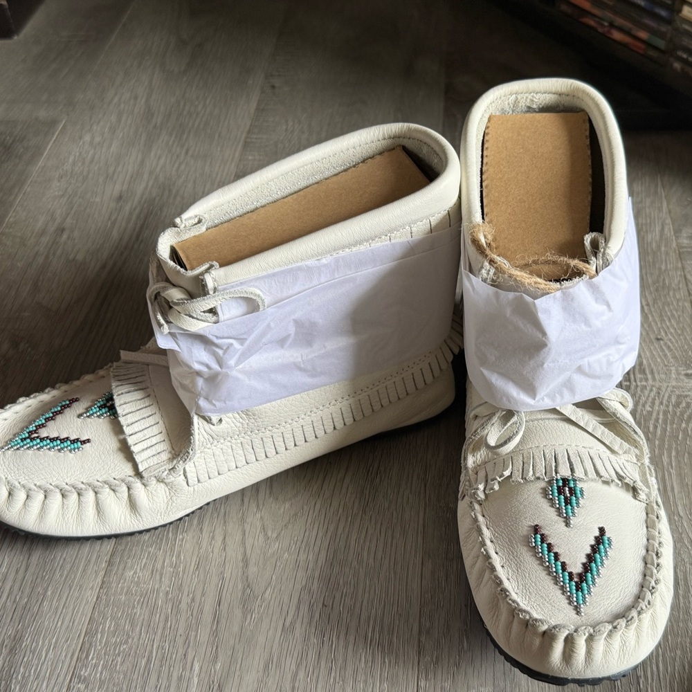 Manitobah White Leather Moccasins with Beaded Design